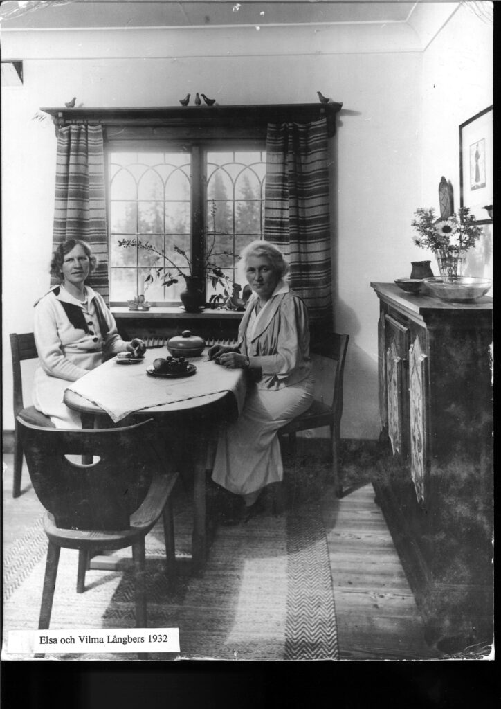 Bild-Sätergläntan-1932-Elsa-och-Vilma-Långbers-scaled